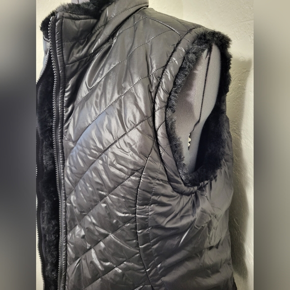 Nicole Miller Reversible Vest - Picture 5 of 7